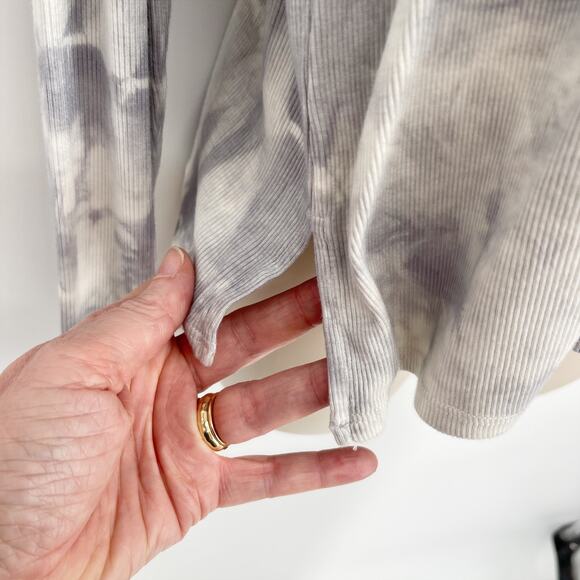 Enza Costa Women's Tie-Dye Silk Blend Long Sleeve Top NEW Size S Gray Round Neck - Picture 4 of 10